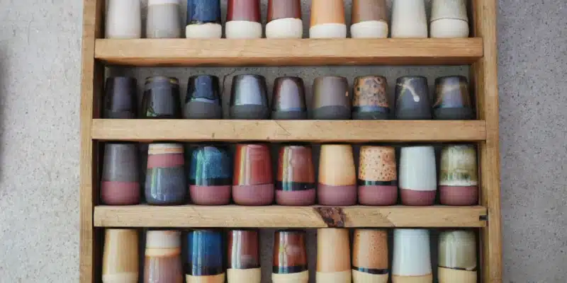 Tasses émaillées de L'atelier Sy à Quincié-en-Beaujolais